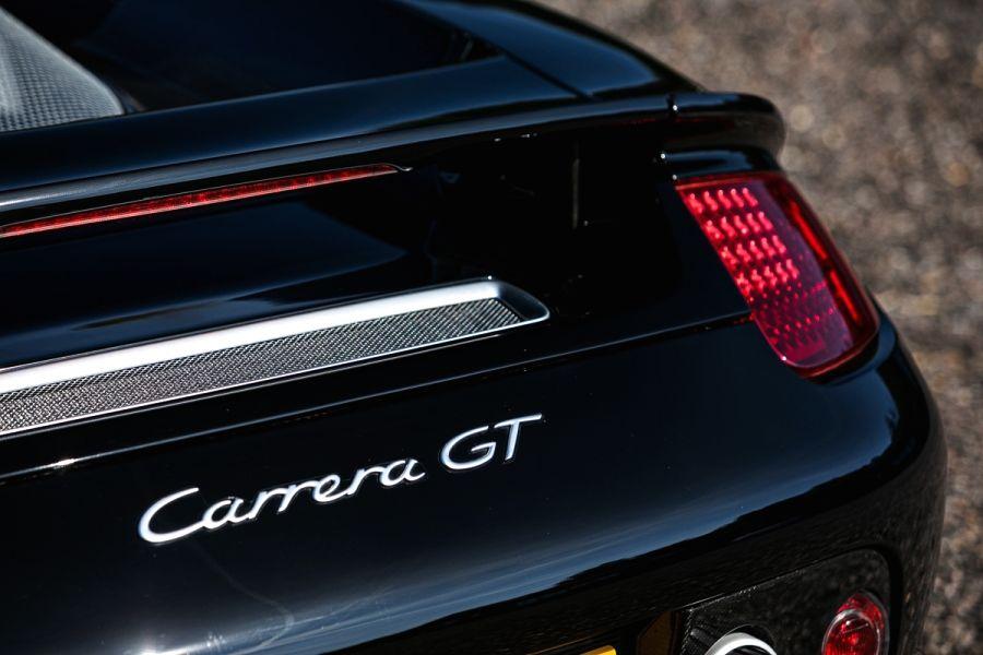 Детали экстерьера Porsche Carrera GT Bassalt Black 2005 года  (фото 17 из 32)